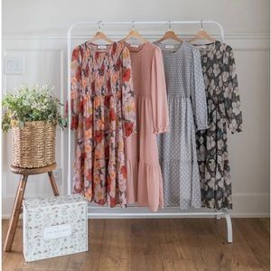 BNWT Jilly Box Mad About Style - The Grace Midi dress. Birch dot print, size XS